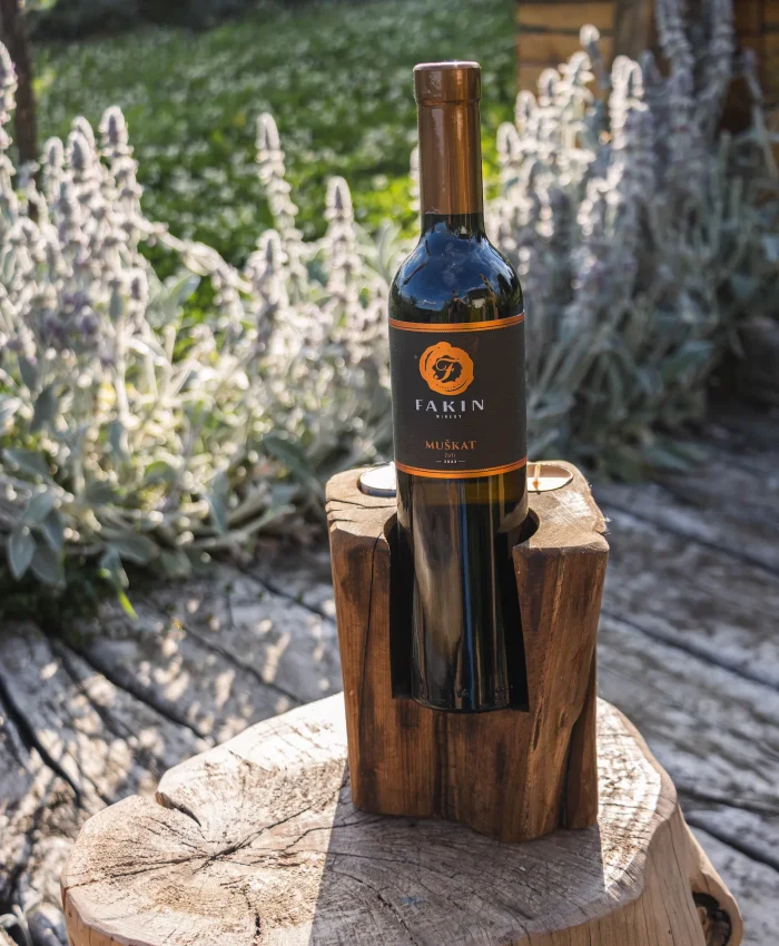 Stalak za vino i lučice