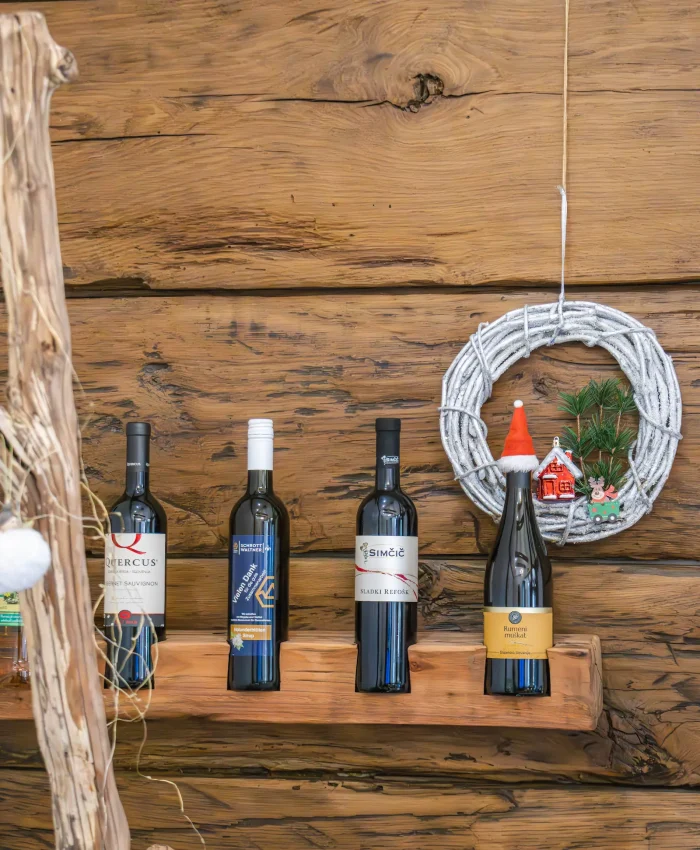 Polica za vino – zidna
